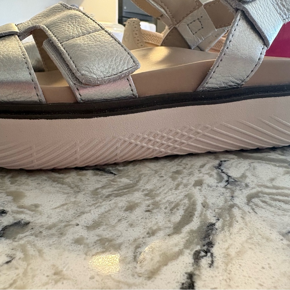Vionic Women's Metallic Silver Sandals - Picture 8 of 10